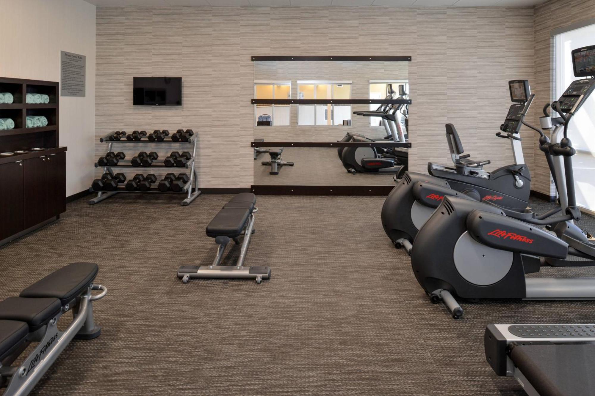 Готель Courtyard By Marriott St. Louis St. Peters Сейнт-Пітерс Екстер'єр фото