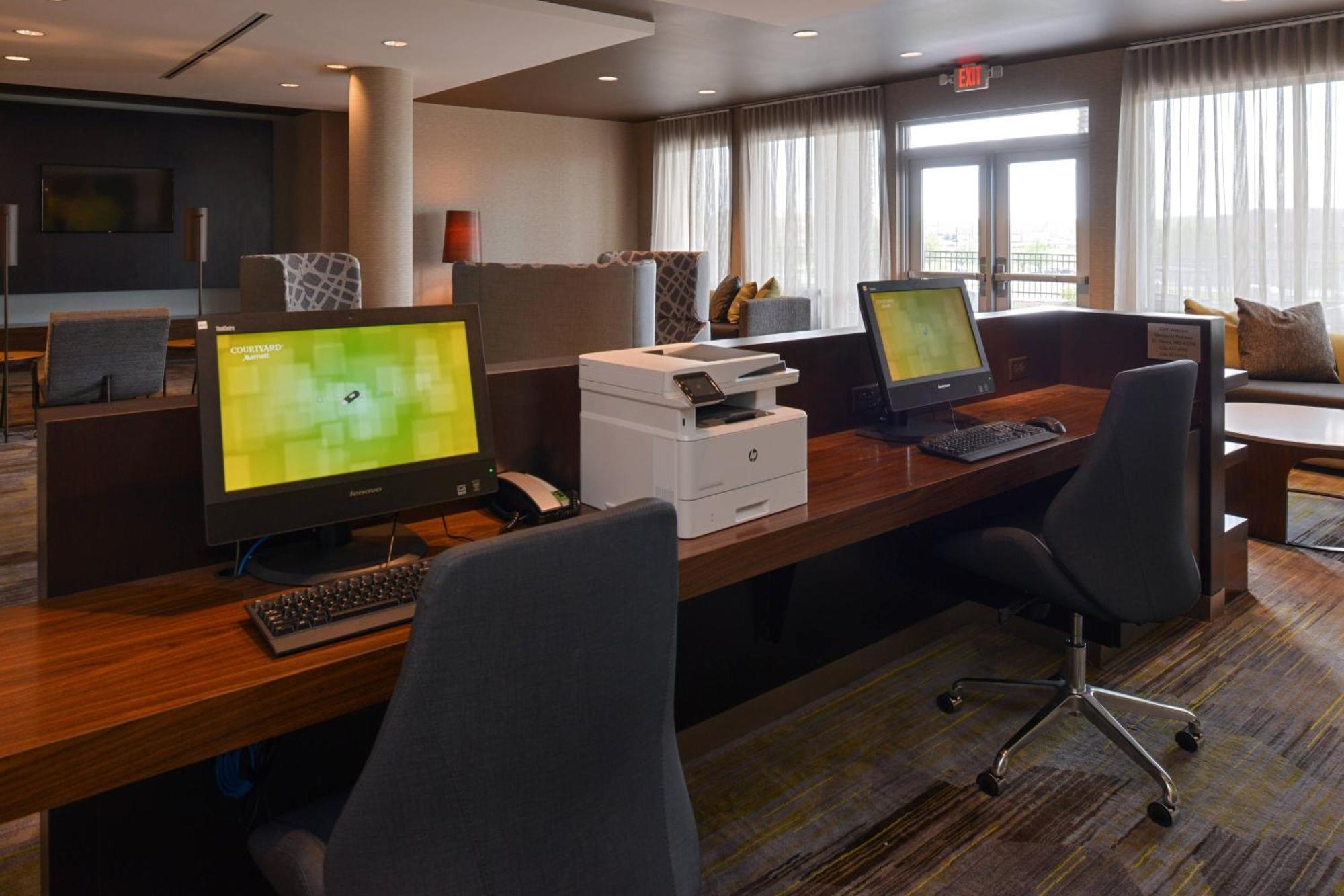 Готель Courtyard By Marriott St. Louis St. Peters Сейнт-Пітерс Екстер'єр фото