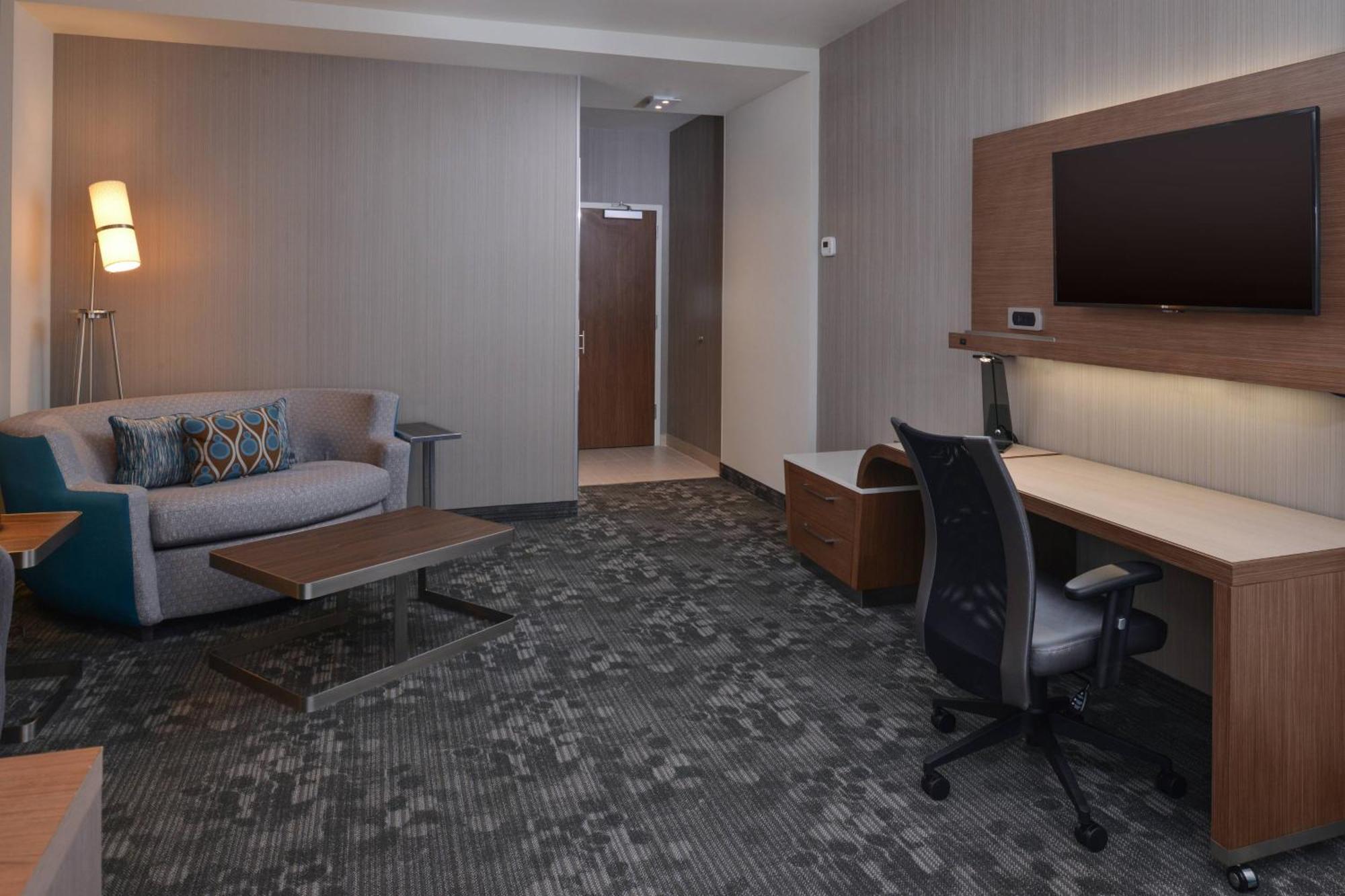 Готель Courtyard By Marriott St. Louis St. Peters Сейнт-Пітерс Екстер'єр фото